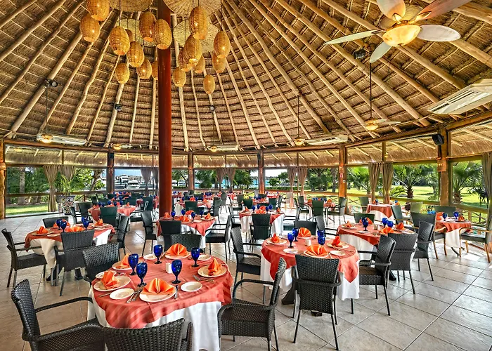 Marina El Cid & 4* Puerto Morelos